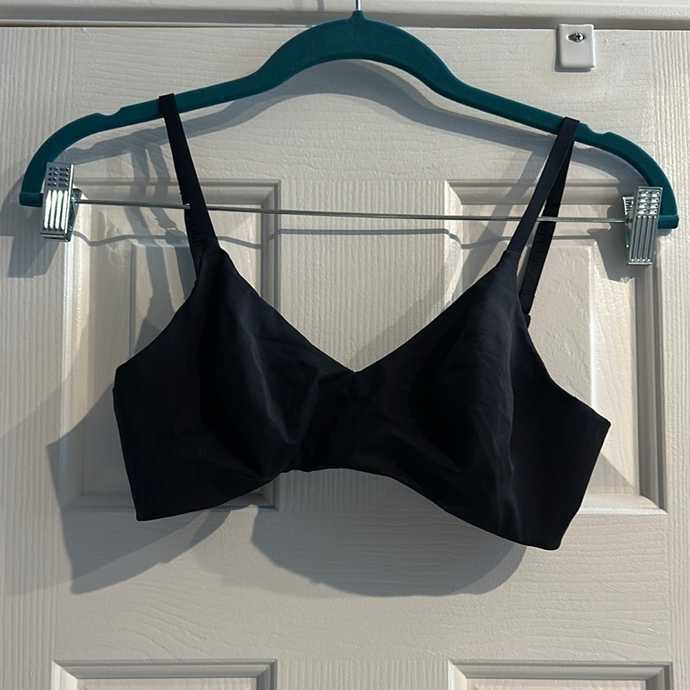 Huit Paris Black Scoop Neck Bra Wireless in Black Women’s 36B